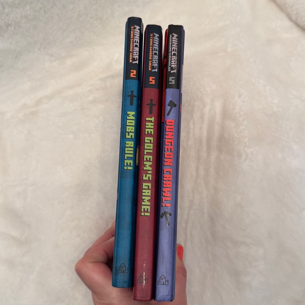 Minecraft 3 Book Set - Picture 3 of 8